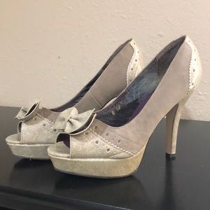 Bow platform heels with suede detailing